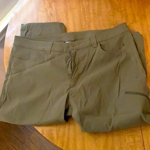 Cropped Hiking Pants